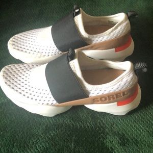 Sorel Women’s Kinectic Impact II strap sneaker